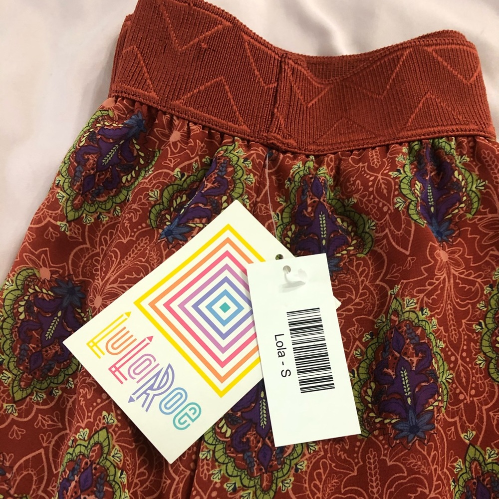 LulaRoe Lola Skirt BNWT Small Midi length